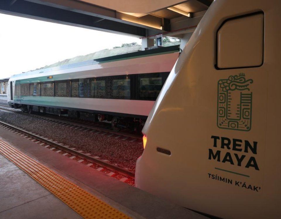 El presidente López Obrador dio el banderazo de salida al primer tramo del Tren Maya que va de Campeche a Cancún.