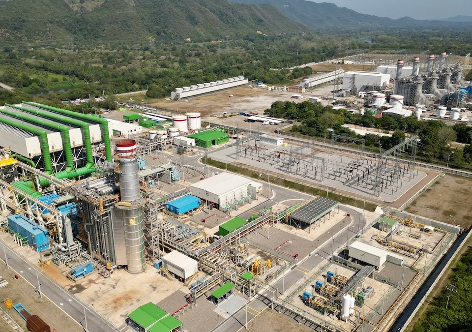 México compra a Iberdrola 13 centrales eléctricas. El precio final de compra fue de 5 mil 883 millones de dólares