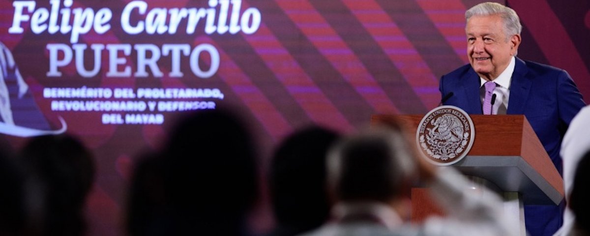 AMLO calificó la demanda de Xóchitl Gálvez, quien pidió cancelar las mañaneras, como un intento de censura sin fundamentos legales. 