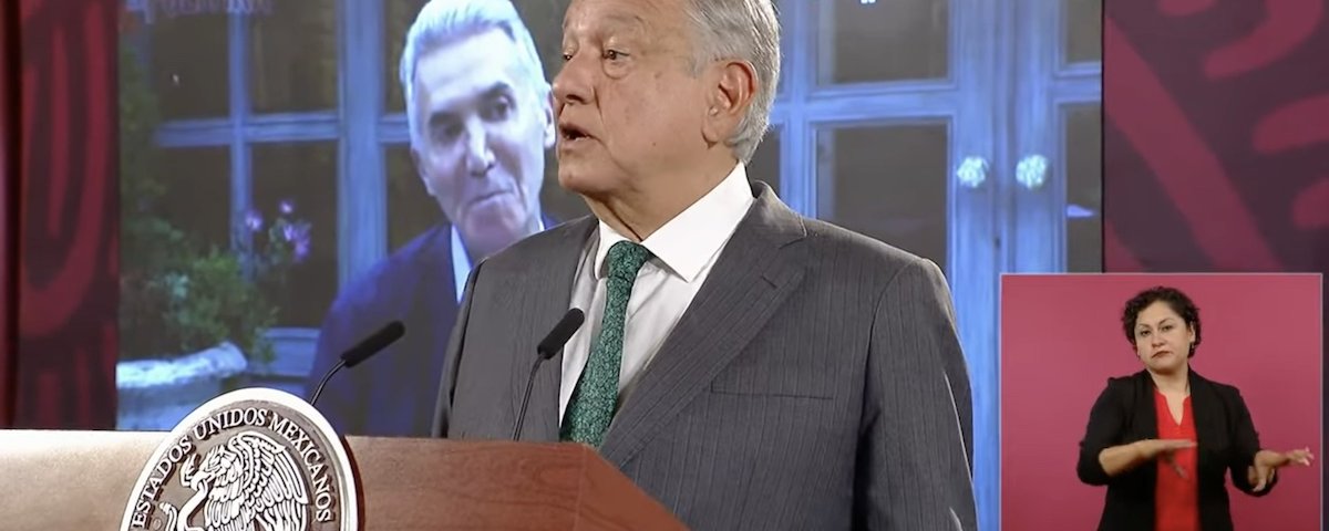 Nada de intelectuales son "vividores al servicio del régimen de opresión; aparentemente estudiosos, pero nunca defienden al pueblo": AMLO