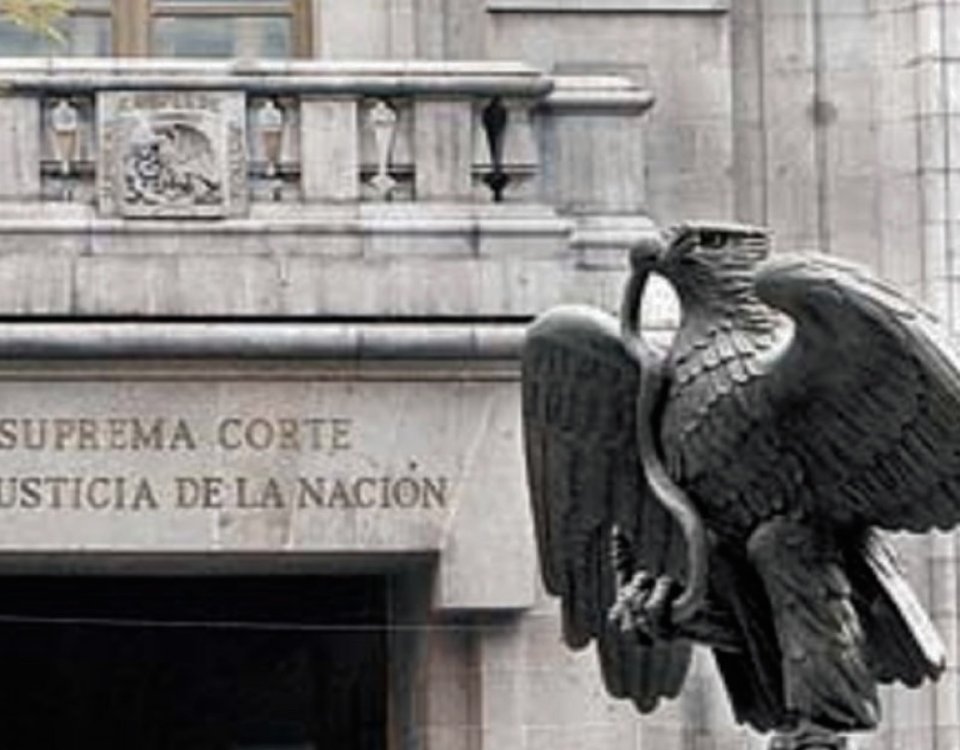 El juez Guzmán Wolffer dio 24 horas a Pemex para devolver pensión ilegal a María Amparo Casar, pues peligra la subsistencia de la viuda