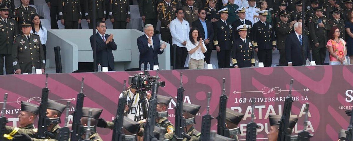 Fuerzas Armadas han sacrificado su vida para ayudar al avance de la Cuarta Transformación, por lo que AMLO reconoció sus tareas