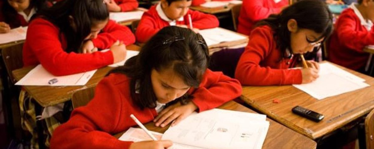 La deserción escolar ha disminuido durante la 4T, gracias a las becas del bienestar que reciben estudiantes de familias pobres