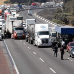 Gobierno no será rehén de intereses particulares en bloque de autopista México-Puebla; campesinos están siendo manipulados, afirma AMLO