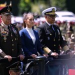 Claudia Sheinbaum recibió la Salutación de las Fuerzas Armadas y Guardia Nacional en solemne ceremonia realizada en el Campo Militar Marte