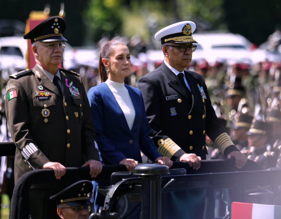 Claudia Sheinbaum recibió la Salutación de las Fuerzas Armadas y Guardia Nacional en solemne ceremonia realizada en el Campo Militar Marte