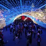 El Zócalo se iluminó con el espíritu de la Navidad. Cientos de capitalinos se reunieron para el inicio de la Verbena Navideña