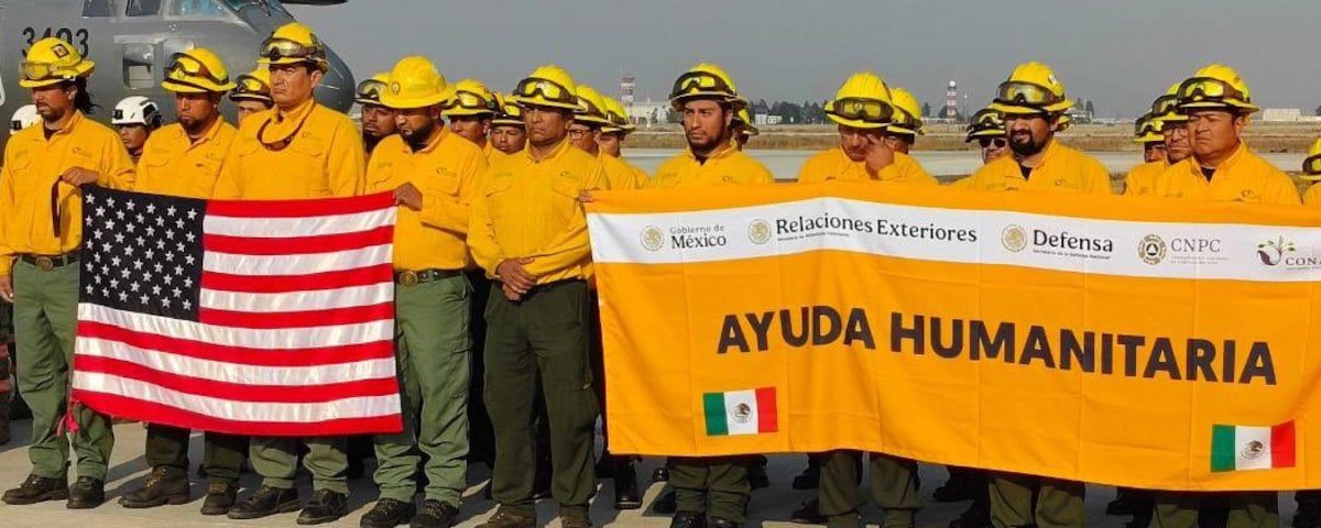 El grupo de 72 bomberos mexicanos que acudieron en apoyo para sofocar los incendios en Los Ángeles, California, regresaron a casa