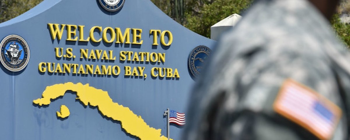 La base naval de Guantánamo en Cuba la ocupa ilegalmente el gobierno de EEUU, por lo que activistas piden que se vayan de la isla. 