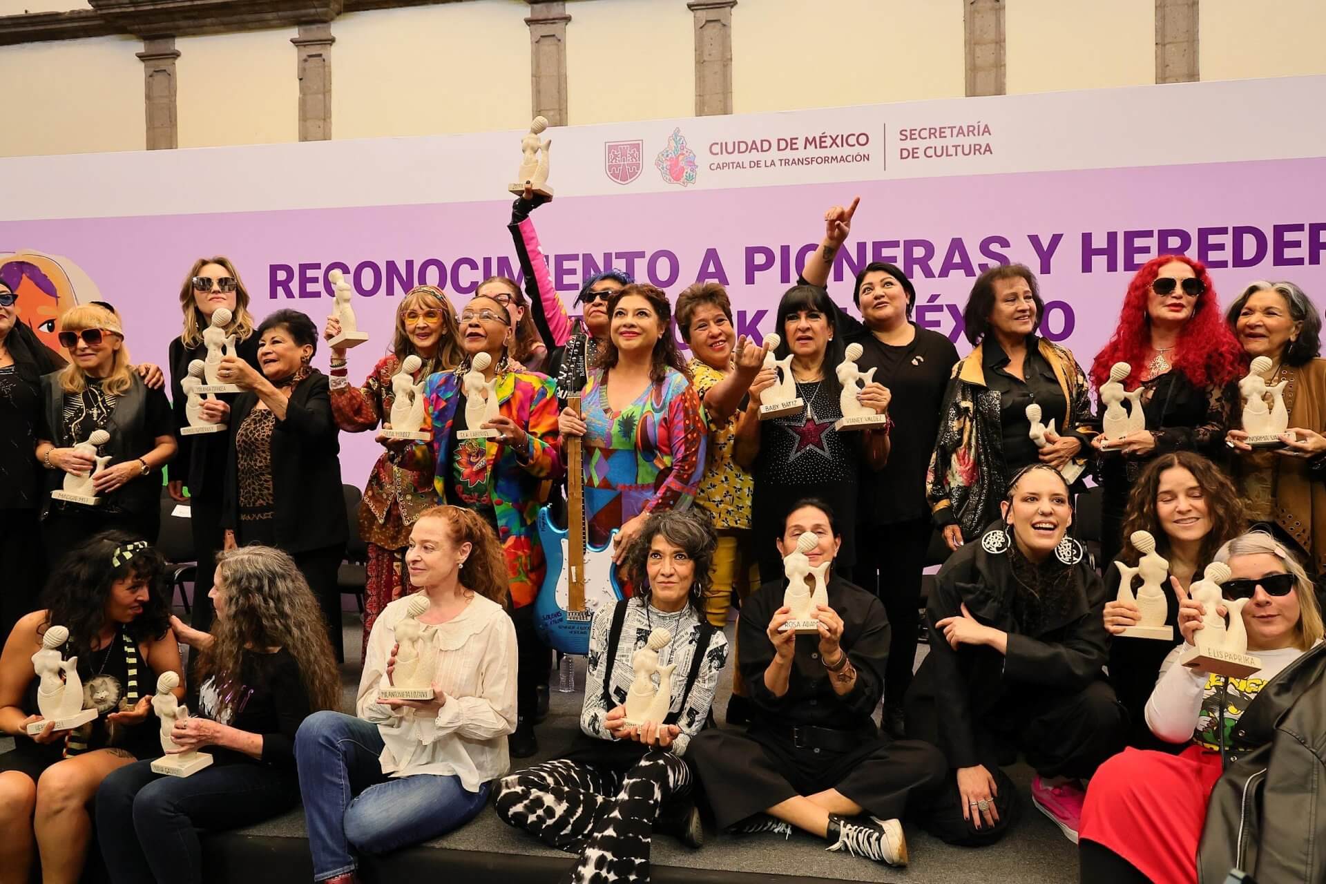 Rockeras reciben reconocimiento en festival Tiempo Mujeres