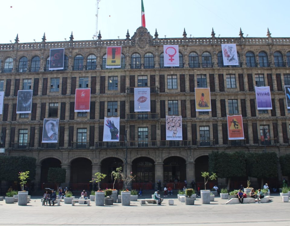 La Red Gráfica de Conciencia Social y el Colegio Nacional instaló la exposición “30 alertas contra la violencia de género”