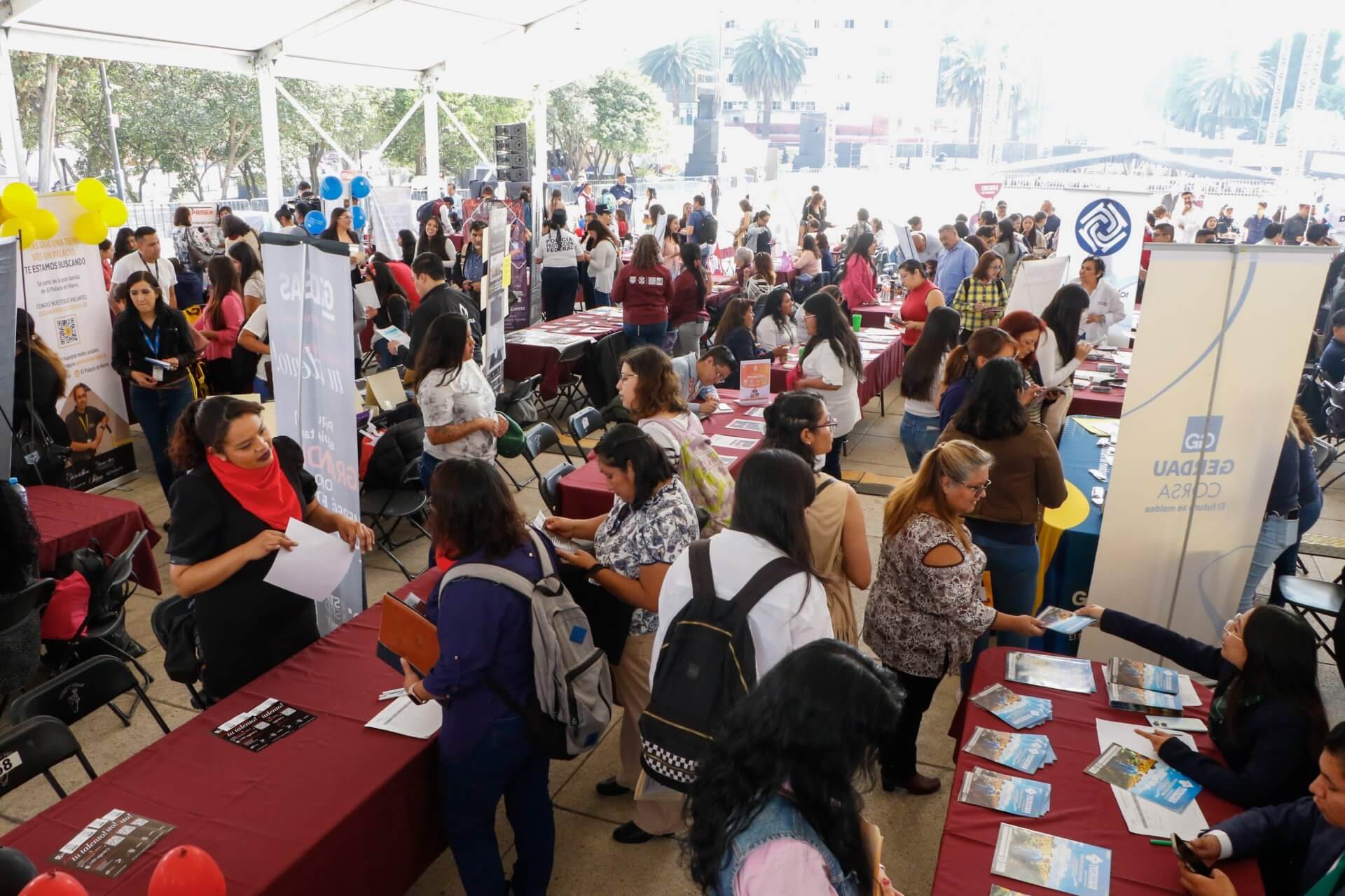 Brugada impulsa autonomía económica de las mujeres