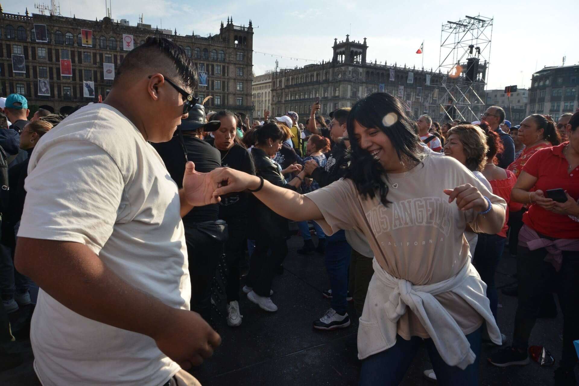 Noche de Primavera reunió a más de 240 mil en 14 escenarios