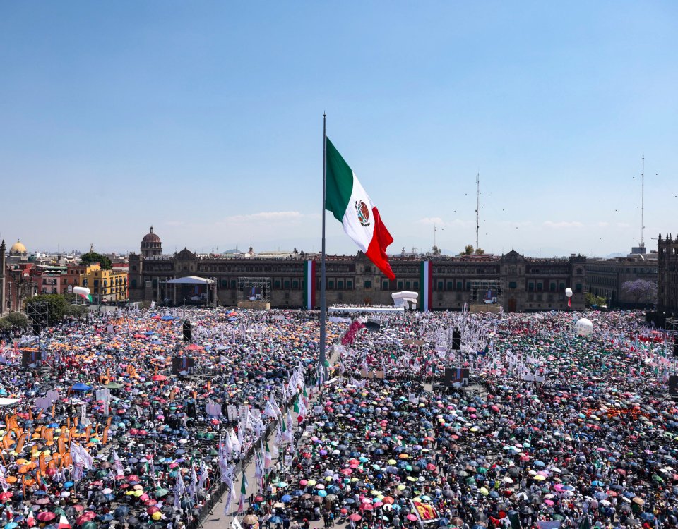 Al crecer la organización la participación se generaliza y la democracia se fortalece porque el pueblo toma el poder de manera irreversible