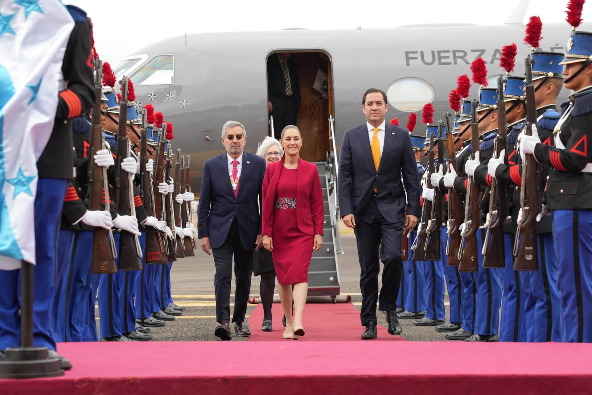 Sheinbaum participa en Cumbre Celac en Honduras