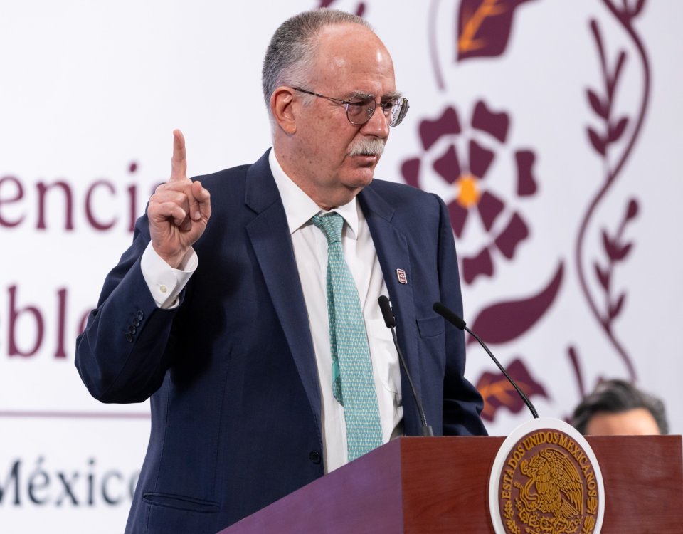 Veterinarios, asociaciones ganaderas y gobiernos estatales trabajan para detener al gusano barrenador, informó Secretario de Agricultura