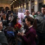 Una mañanera con Mañanitas. Así fue cómo en la conferencia de prensa dieron emotiva sorpresa a la presidenta Sheinbaum por su cumpleaños