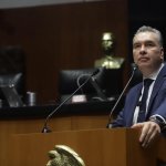 El senador Fernández exhortó a actuar con responsabilidad frente a la situación de los migrantes en EU. Condenó el oportunismo de a oposición