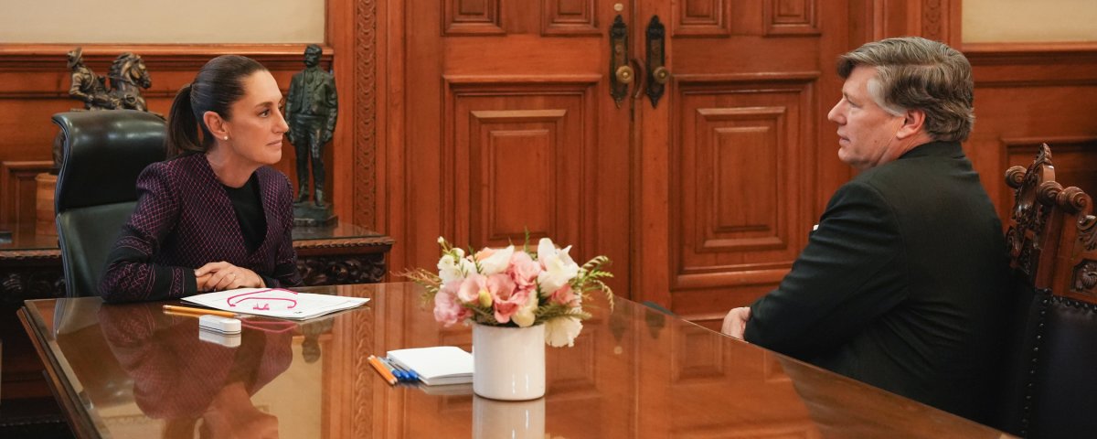En medio de crecientes tensiones migratorias y políticas, Sheinbaum recibió a Christopher Landau, subsecretario de Estado de EEUU