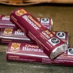Chocolate Bienestar, elaborado con cacao de pequeños productores, se ofrece en tres presentaciones a precio justo