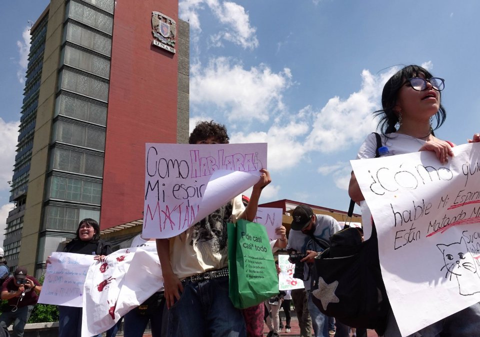 Tras el asesinato de un estudiante en el CCH Sur, al menos cinco facultades y dos preparatorias de la UNAM iniciaron paros de actividades