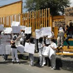 El asesinato de un estudiante en el CCH Sur evidenció la urgencia de reforzar la atención emocional y reconocer las señales de alarma. La Dra. Joselyn Lugo, Directora del Centro de Atención Psicopedagógica subrayó la necesidad de protocolos de detección temprana, apoyo psicológico inmediato y formación en convivencia pacífica para prevenir nuevas tragedias