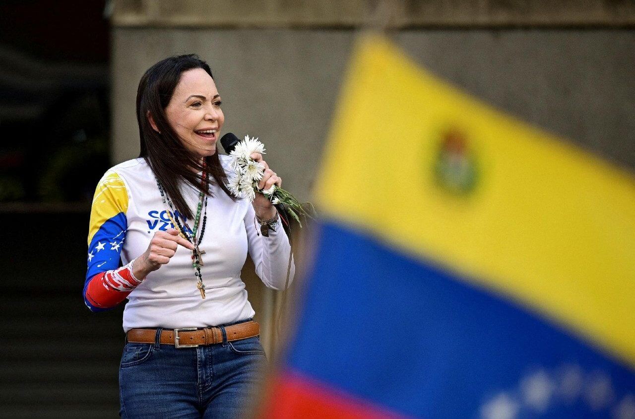 Dina y Corina la misma… cosa
