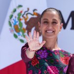 Sheinbaum reafirma que México avanza por el camino correcto en su primer año de gobierno, impulsando justicia social y bienestar.