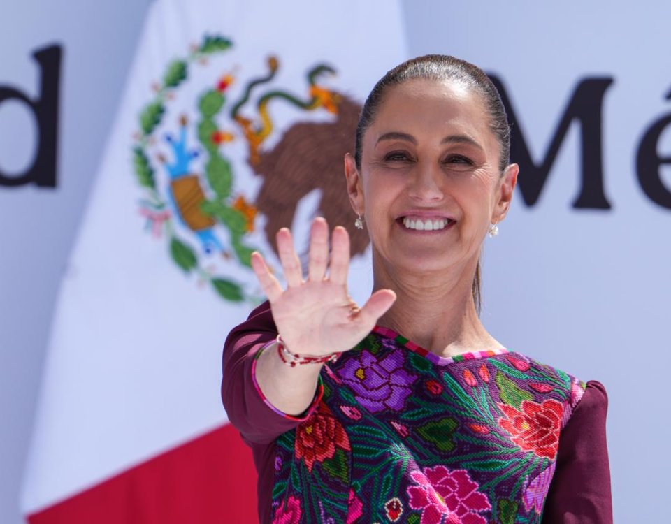 Sheinbaum reafirma que México avanza por el camino correcto en su primer año de gobierno, impulsando justicia social y bienestar.