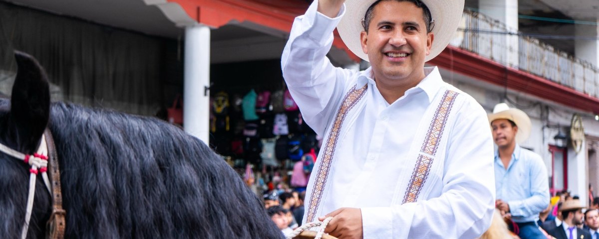 Carlos Manzo no gobernaba desde el escritorio. Caminaba, escuchaba, pedía apoyo. Era un alcalde que sabía el riesgo que enfrentaba.