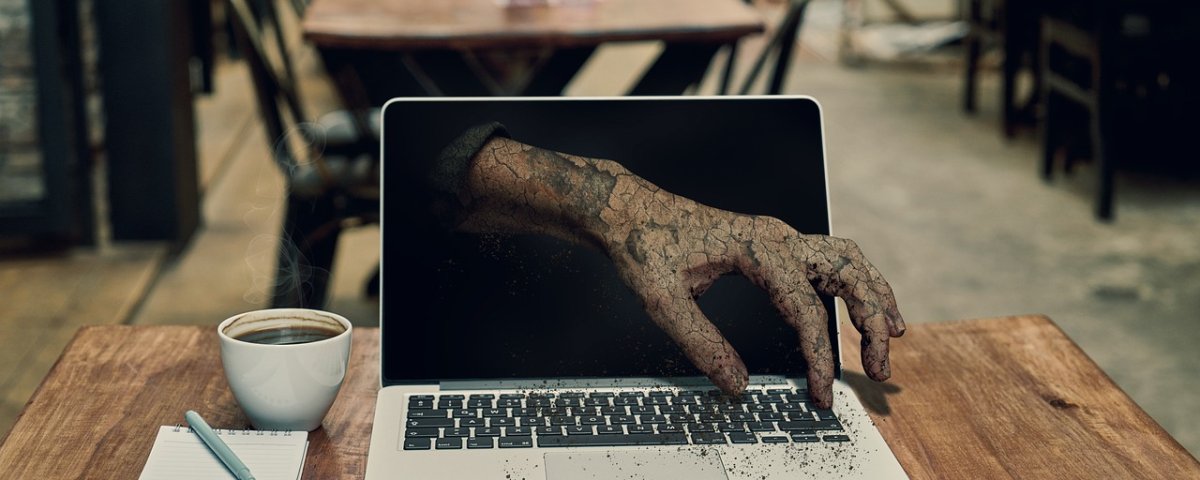 Chayoteros: Reporteros, comentócratas y presentadores de noticias falsas se preparan para asestar un duro golpe al gobierno