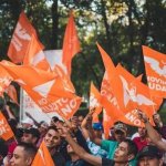 EL MC sabe que, si se pelean entre sí por el liderazgo de su partido, lo desaparecerían. Pero no pueden permitir que otro se quede con el mandato.