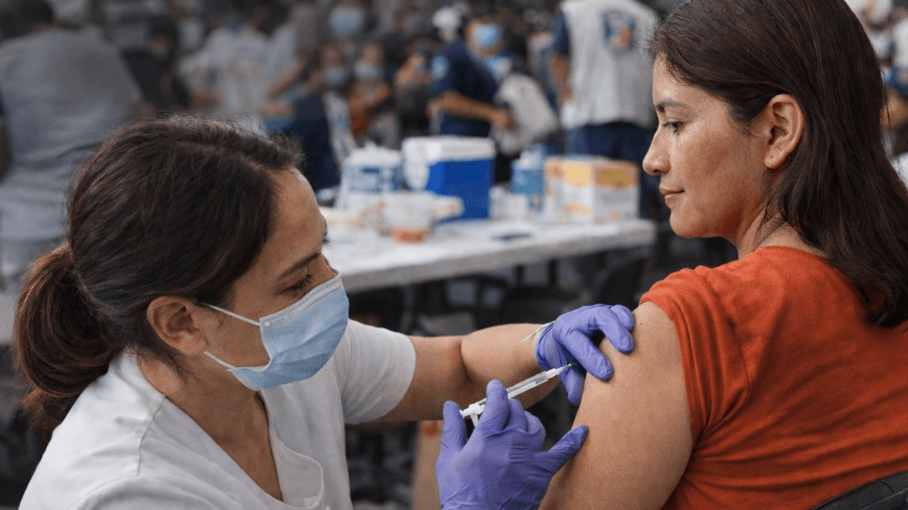CDMX vacuna a 45 mil personas al día contra el sarampión; buscan inmunidad en un mes