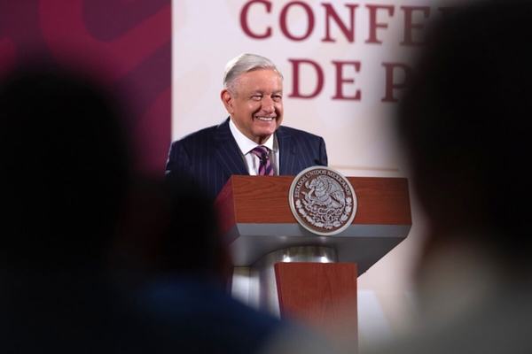 “No cederemos a chantajes” advierte AMLO a agricultores