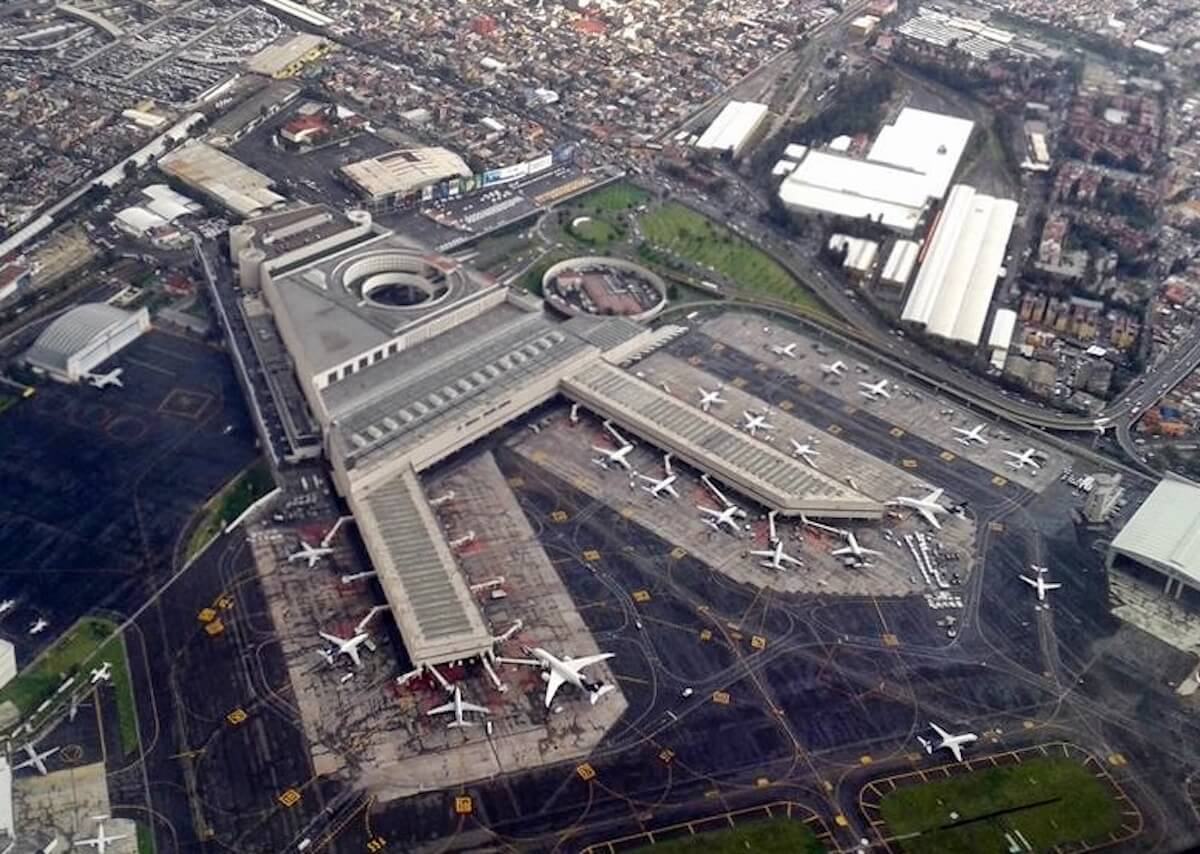 Marina se hará cargo de AICM confirma AMLO