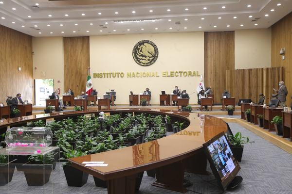 INE pone freno a Morena y corcholatas; les impide llamar al voto