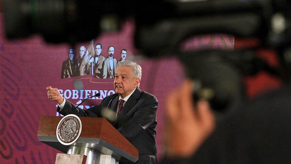 AMLO llama a vivir en democracia