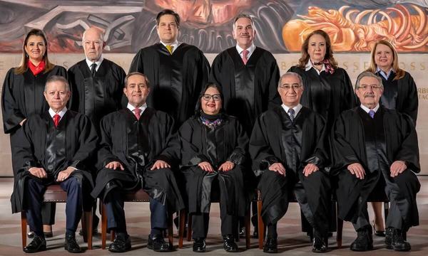 AMLO preguntará a la SCJN por qué se pagan esos sueldazos