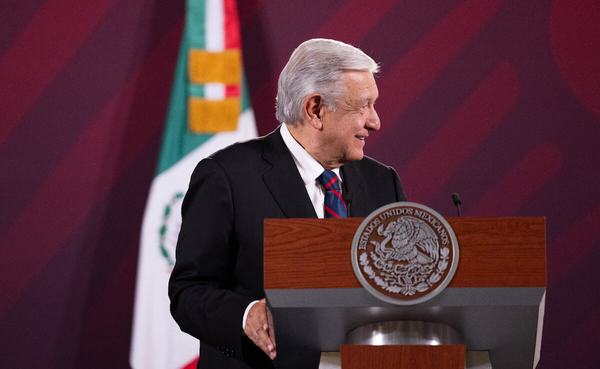 INE y Tribunal ordenan a AMLO no hablar de Xóchitl