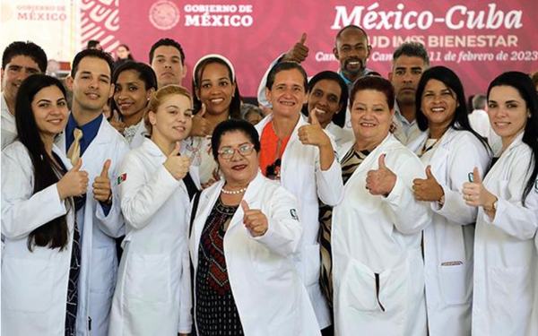 Médicos cubanos celebran en México Día de la Rebeldía