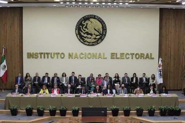 INE ordena a AMLO no hablar de la candidata del bloque opositor