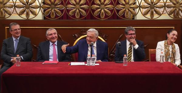 “No se desesperen”: AMLO a corcholatas que pierdan encuesta