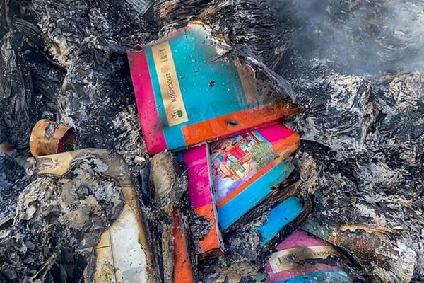 "Irracional": AMLO responde a quema de libros de texto en Chiapas