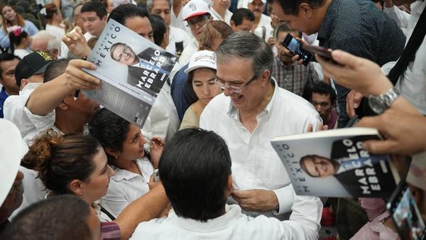 Ebrard lleva a Tribunal Electoral queja contra Morena