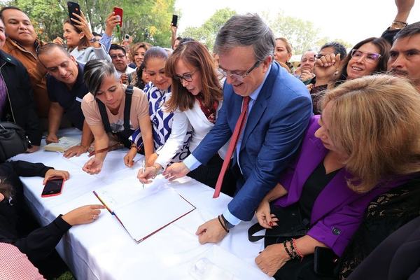 Ebrard presenta el movimiento político "El camino de México"