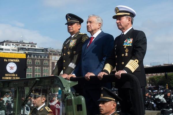 Es temerario acusar al Ejército por Ayotzinapa: AMLO