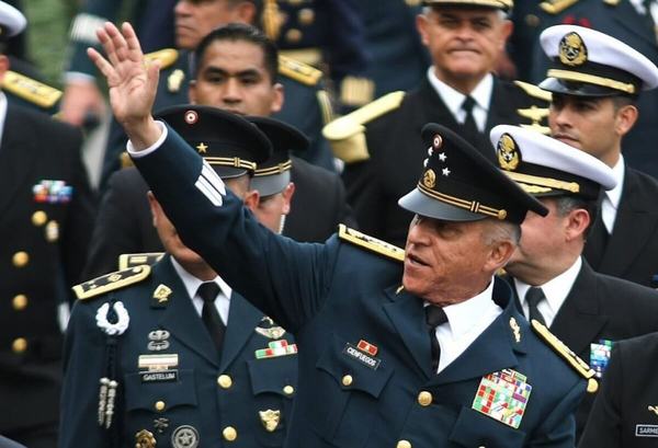 López Obrador defiende condecoración a Cienfuegos
