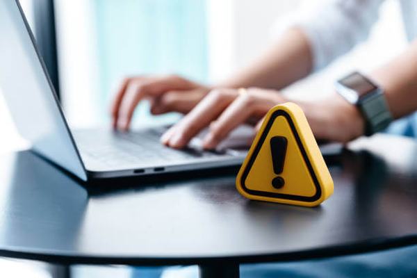 SAT alerta sobre sitios falsos