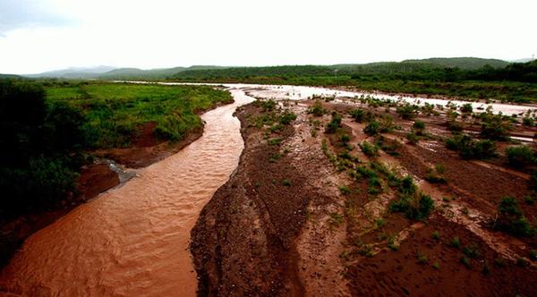 Grupo México, dispuesto a solucionar desastre en río Sonora