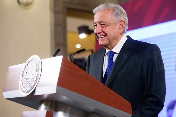Presupuesto 2024 pone feliz a AMLO